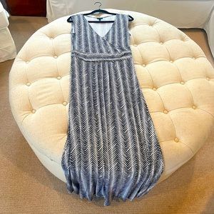 Talbot’s navy and white patterned maxi dress